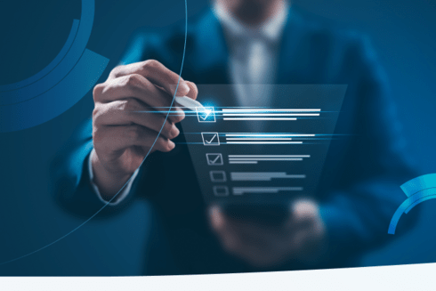 Man with a pencil pointing a 3D checklist - Trade - Inter American Development Bank - IDB